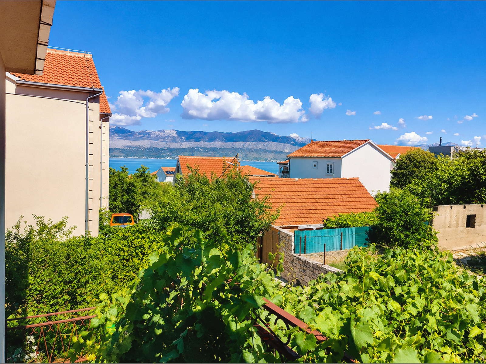 large-house-for-sale-brac_1.jpg