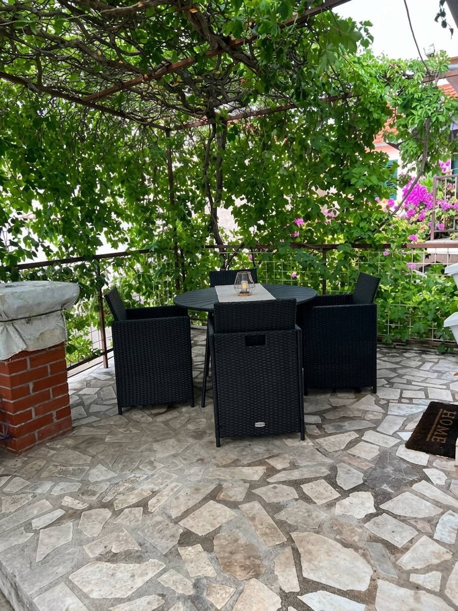 ciovo-house-terrace-for-sale_1n.jpg