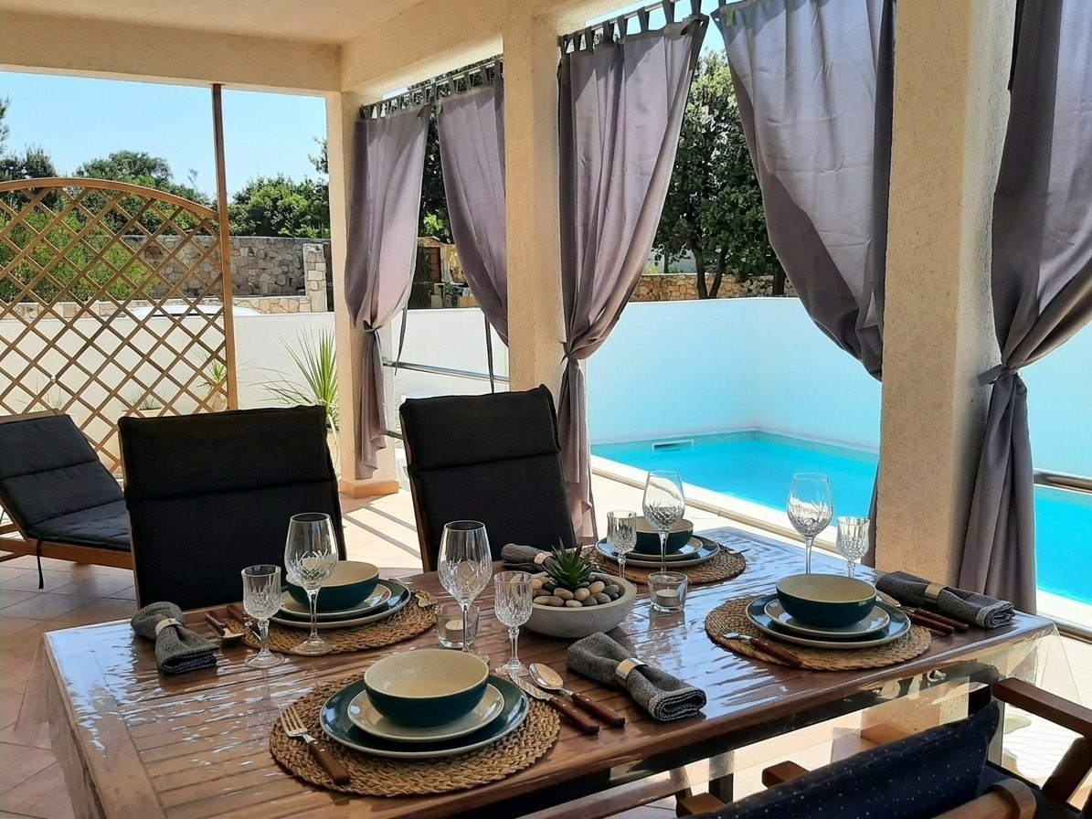 Dům s vedlejší stavbou a bazénem – prodej, Rogoznica, #Šibenik, #Chorvatsko