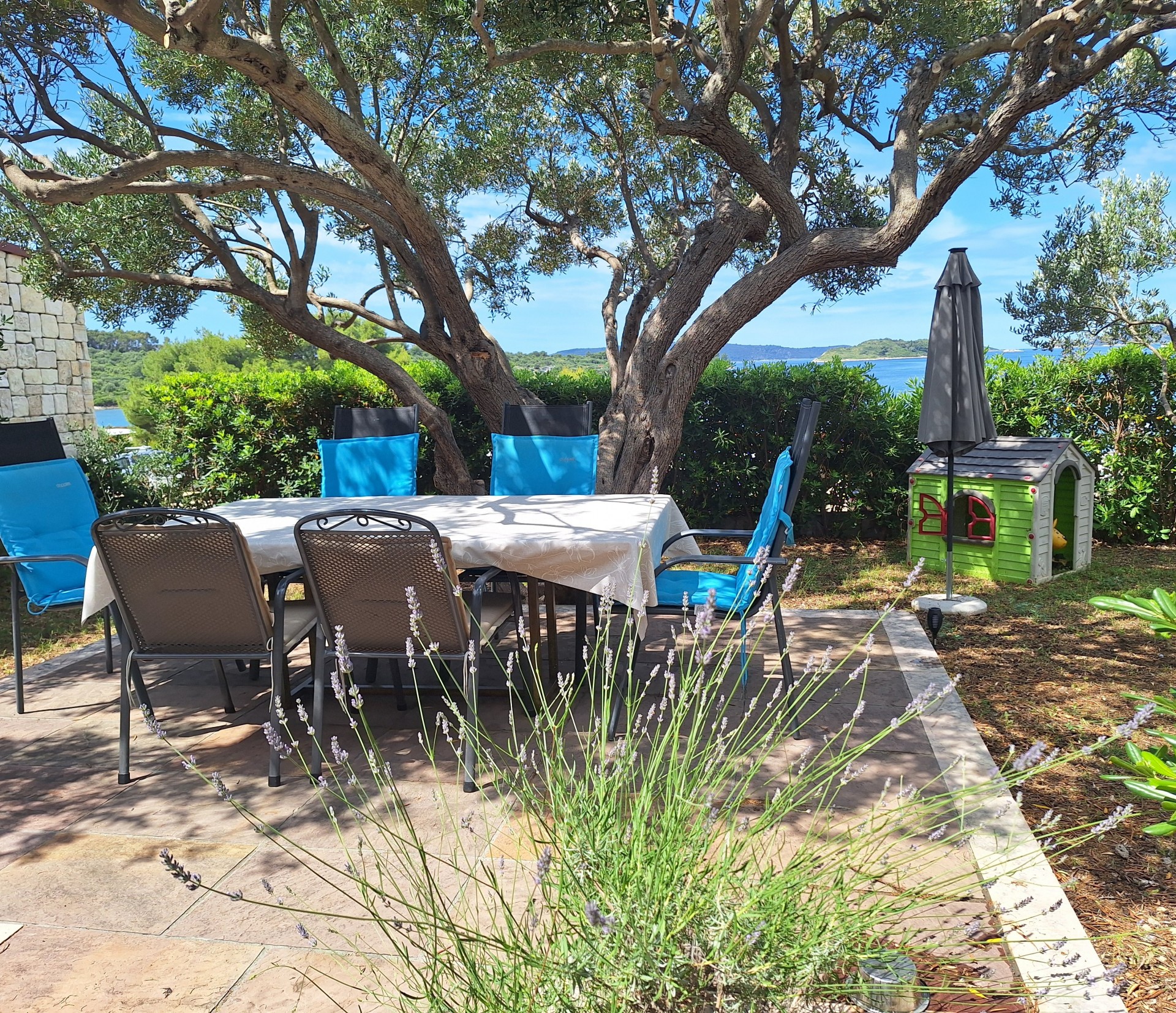 trogir_villa_seafront_for_sale_112.jpg
