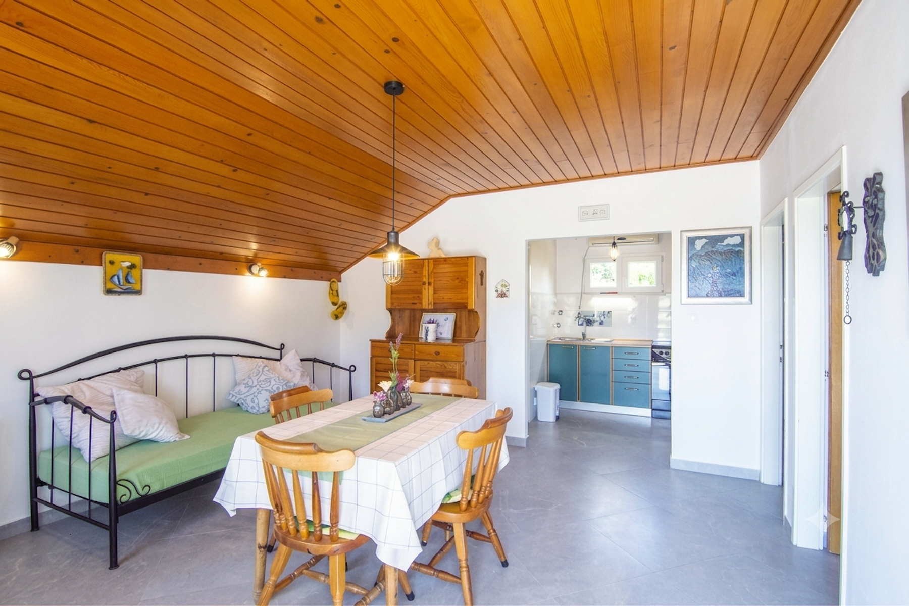 beautiful-house_second-row_sea_for-sale_16.jpg